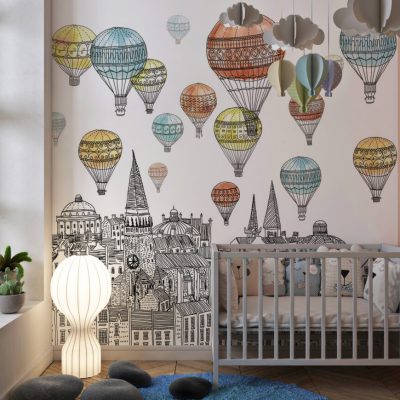 Uçan Balon ve Şehir Manzaralı Modern Duvar Kağıdı