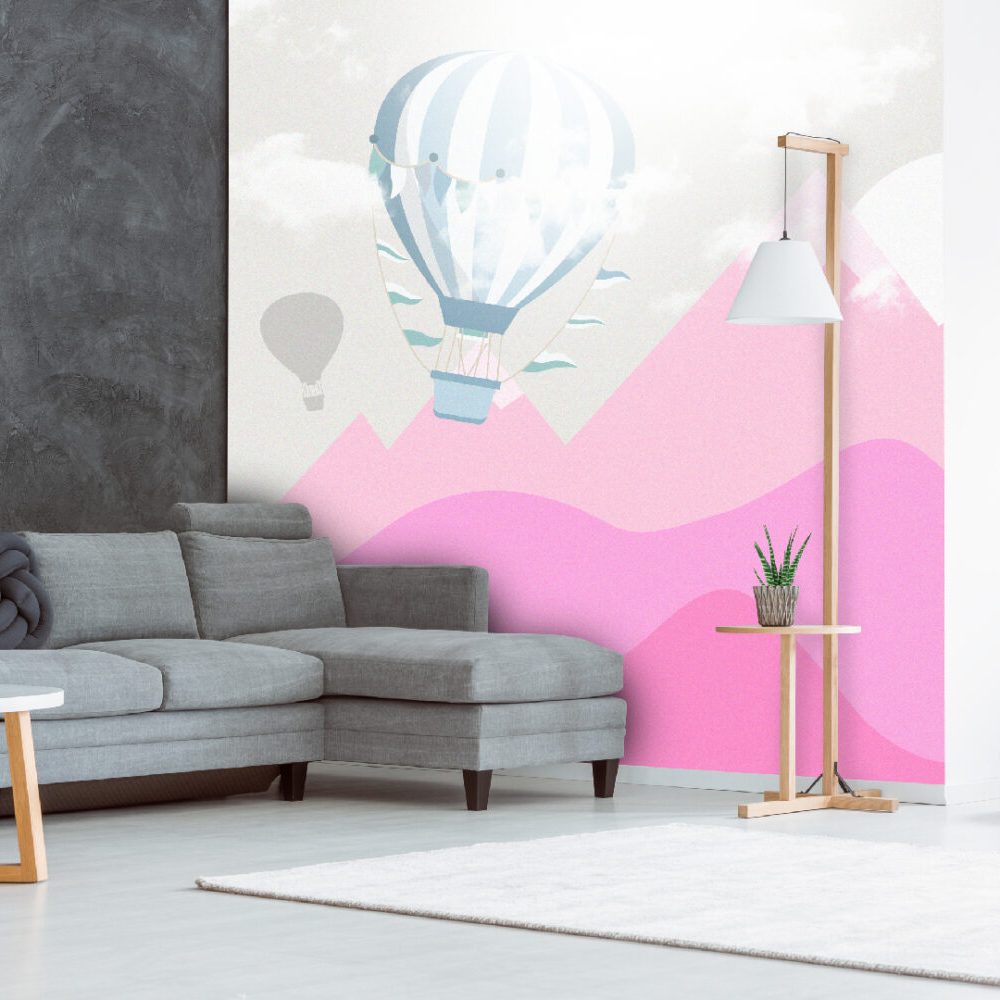 Uçan Balonlar Soft Pembe Dağlar Arasında Süzülen Uçan Balonların Rüyası Duvar Kağıdı