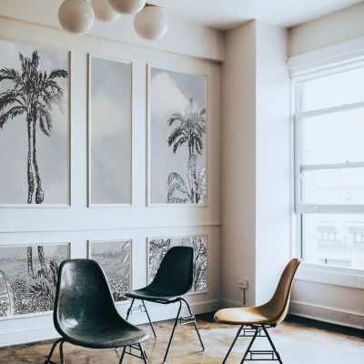 Minimalist Çizim Siyah Beyaz Çizgisel Tropikal Desen Zarafeti Duvar Kağıdı