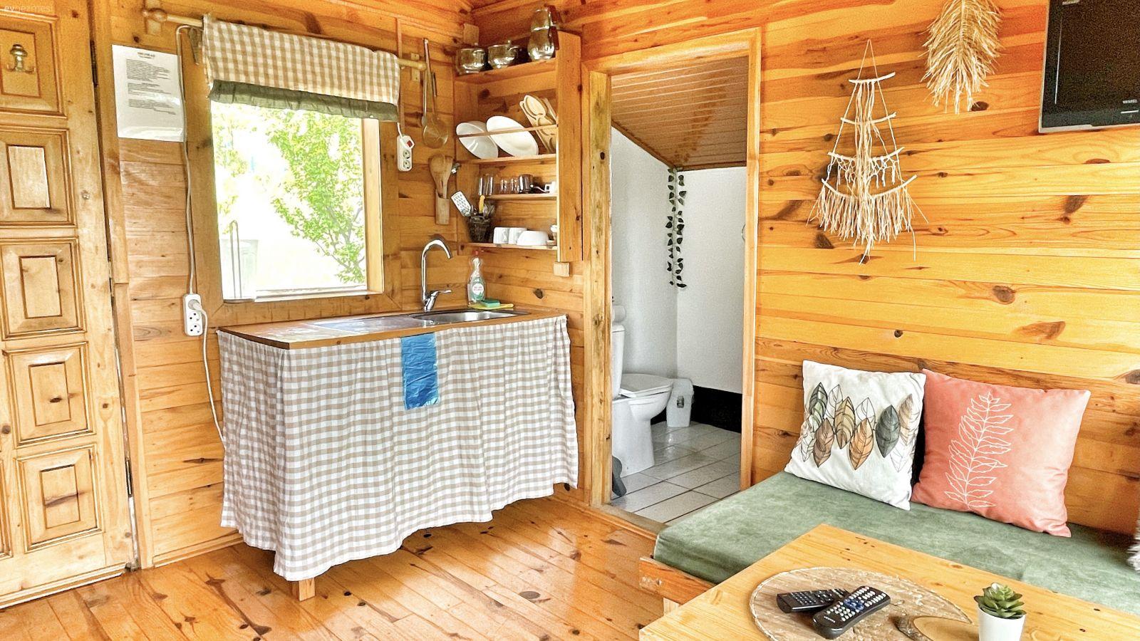 Karavan ve Tiny House İçin Yerden Kazandıran Duvar Kağıdı Uygulamaları